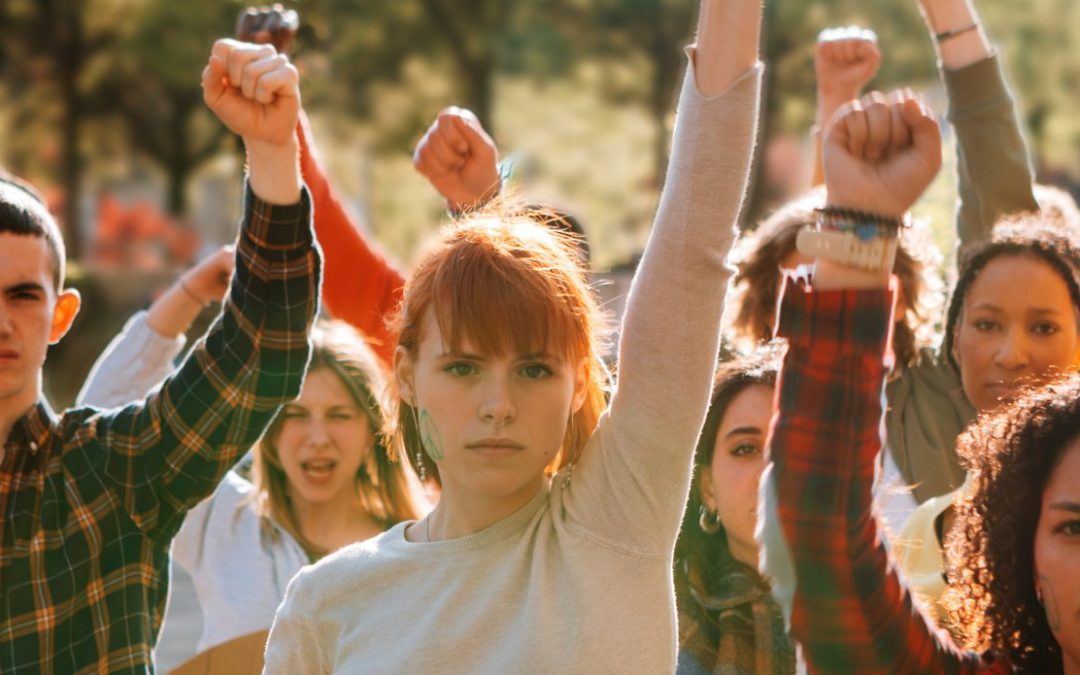 L’extrême droit aboie, la ministre baisse la tête
